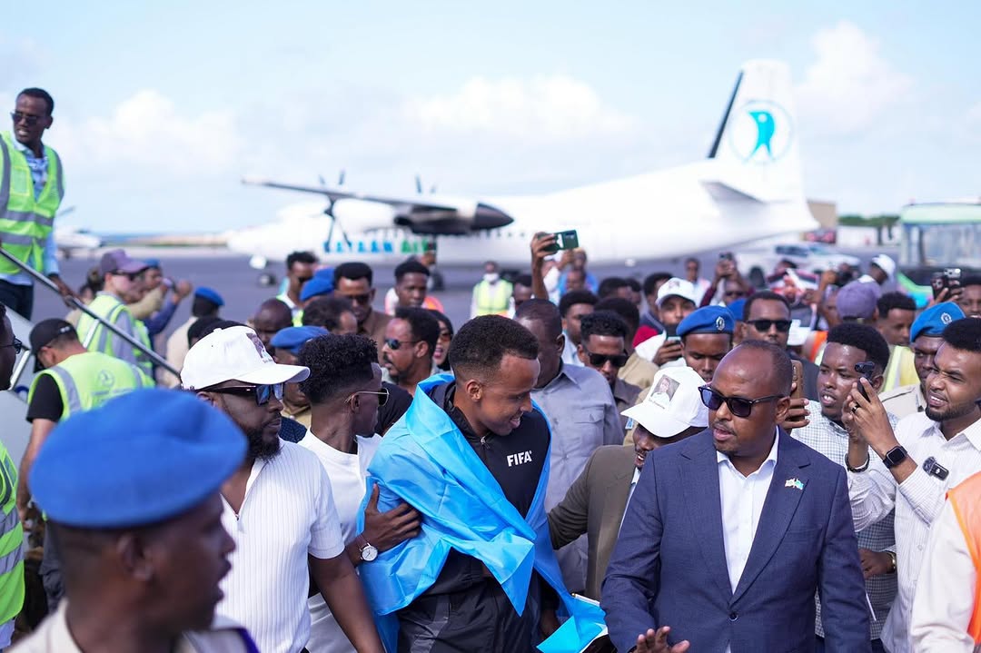 Mamia wajitokea kumpokea refa aliyekataliwa kuingia Marekani