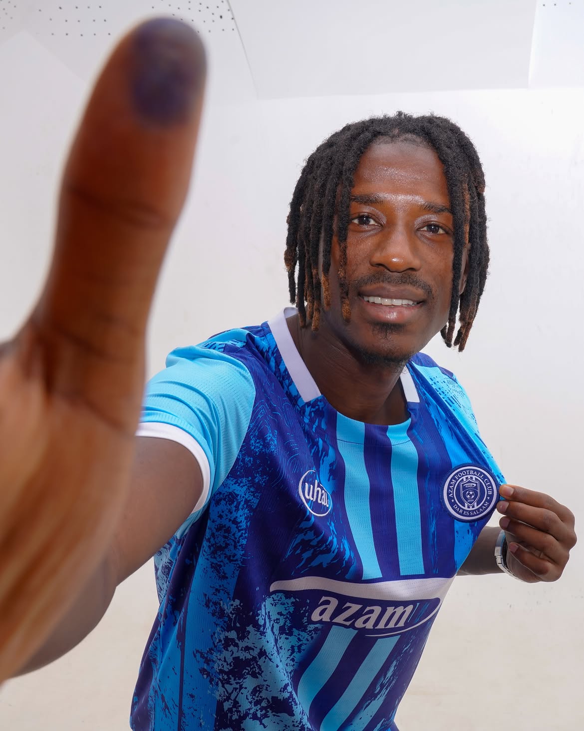 Rasmi: Gibril Sillah arejea Azam Fc.